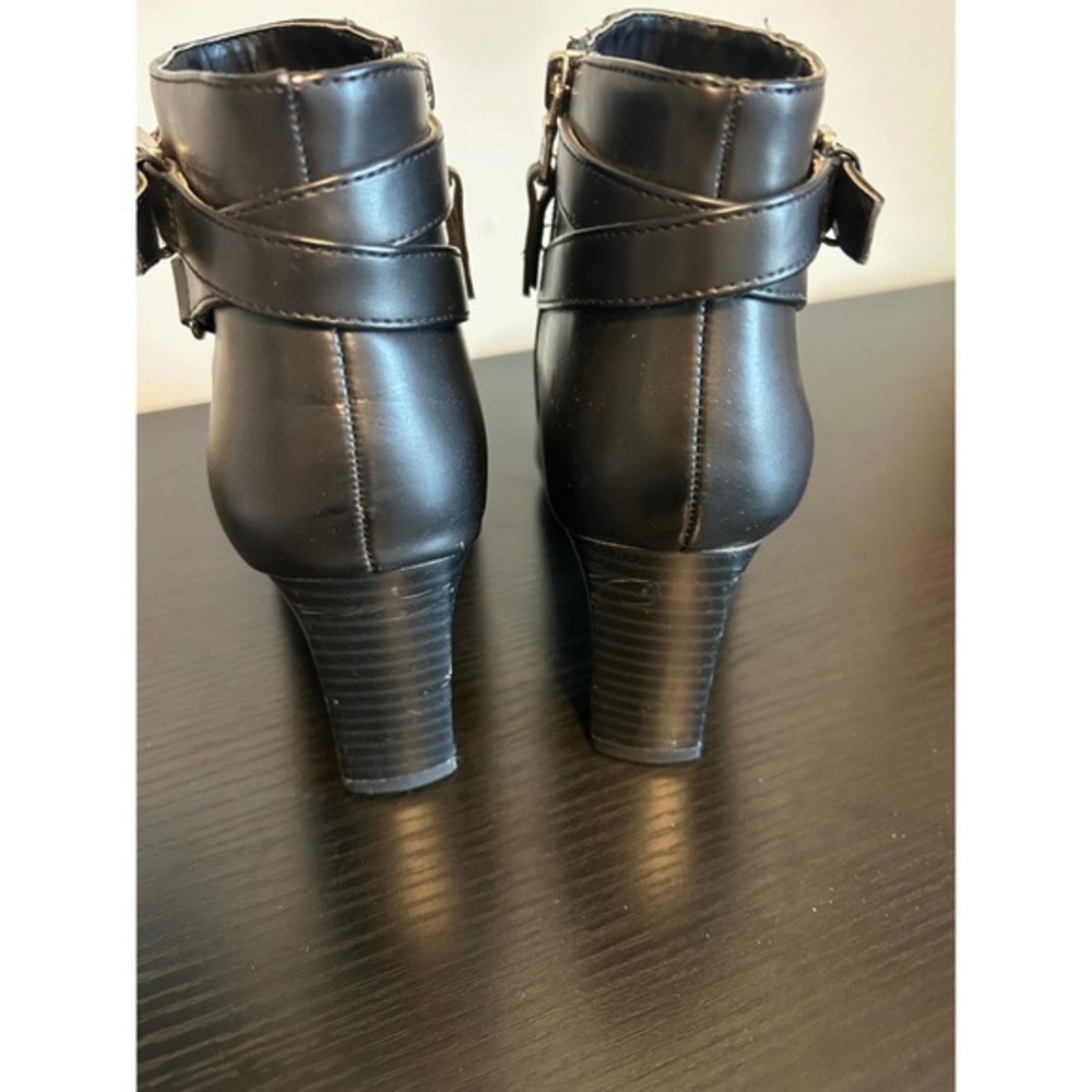 Chaps‎ Womens Black Heeled Ankle Boots Buckle Zip Pointed Toe Size 8.5B - Picture 4 of 8